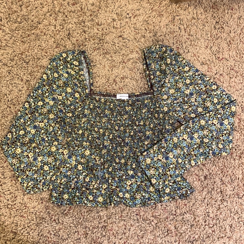 Cropped Floral blouse